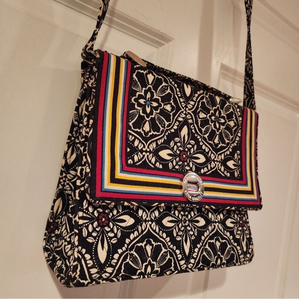 Vera Bradley black and white crossbody bag like new - Picture 2 of 5